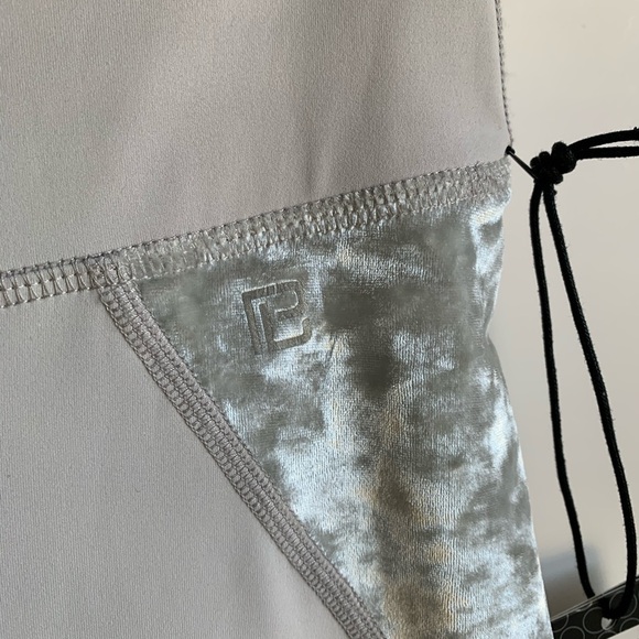 BLSPORTSWEAR | NWT Gray & Silver Yoga Pants Sm - Picture 4 of 11